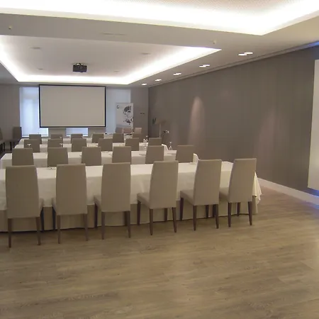 מלון Mendez Nunez 4*