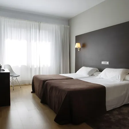 Mendez Nunez 4* לוגו