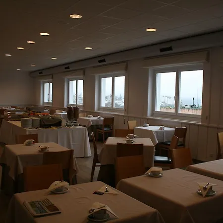 Mendez Nuñez Hotel