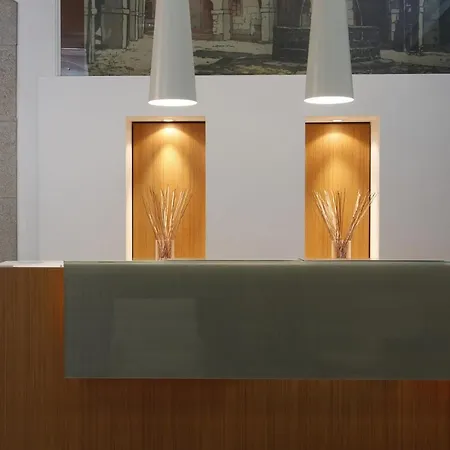 מלון Mendez Nunez 4*