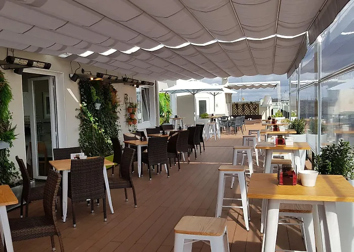 酒店 Mendez Nunez 卢戈