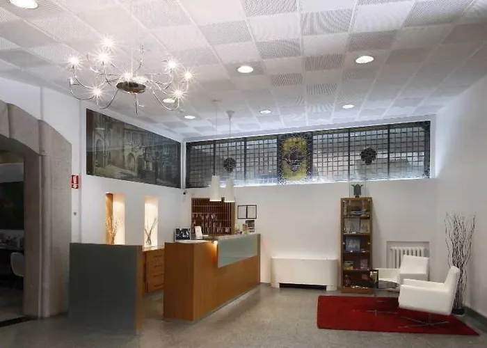 Mendez Nunez 酒店 4*